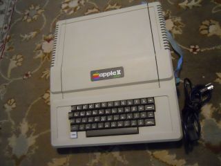 Vintage Apple Ii Plus Computer Serial No.  A2s2 - 0086 Powers On