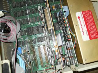 Vintage Apple II Plus Computer Serial No.  A2S2 - 0086 powers on 9