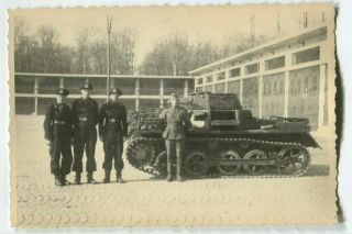 Ww2 Photo Panzer Iii Light Tank And Crew