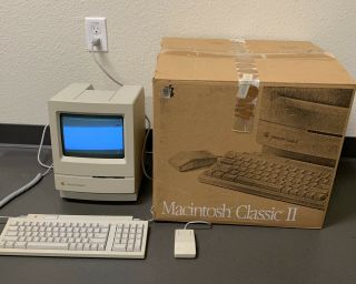 Vintage Apple Macintosh Mac Classic Ii Computer - Museum Quality,  Box