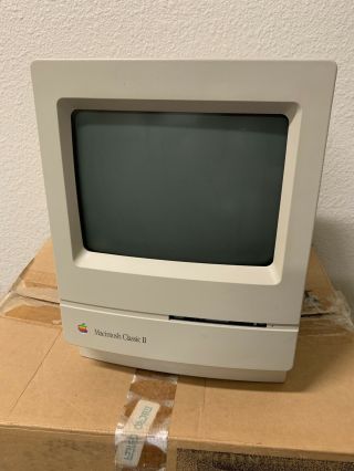 Vintage Apple Macintosh Mac Classic II Computer - Museum Quality,  Box 4