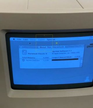 Vintage Apple Macintosh Mac Classic II Computer - Museum Quality,  Box 6