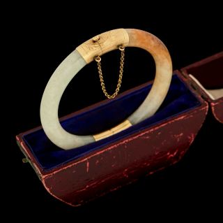 Antique Vintage Deco 14k Gold Chinese Carved Russet Jade Hinged Bangle Bracelet
