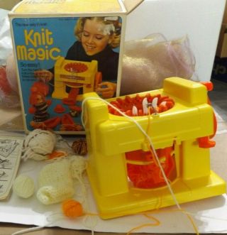 Vintage 1974 Mattel Knit Magic Knitting Machine