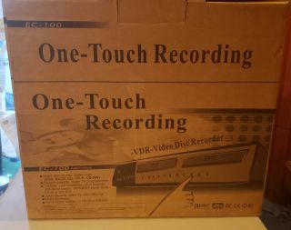 VINTAGE COMBINATION DVD PLAYER VIDEO DISC RECORDER - RECORDS CD,  CDR,  CD - RW,  V 7