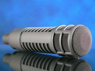 Vintage Electro - Voice RE20 Dynamic Microphone Broadcast w/ Zipper Case XLR 6