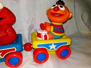 Vintage Sesame Street Tyco Pull Along Train Pre - School Toy Ernie Big Bird Elmo 2