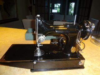 Antique Singer Featherweight 221 - 1 Portable Sewing Machine Serial Ad546289