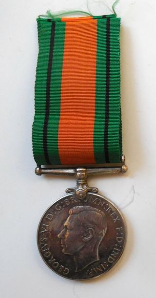 Canadian Government Issued Silver British World War Ii Defence Medal