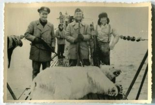 Ww2 Archived Photo Kriegsmarine Sailors In Arctic With Trophy