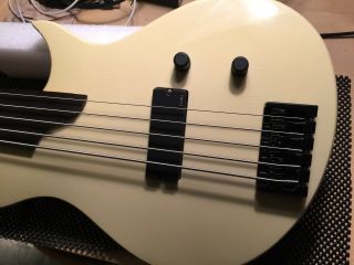 Bolin Ns (steinberger) Bass - Fretless 5 String.  Very Rare And Awesome Bass