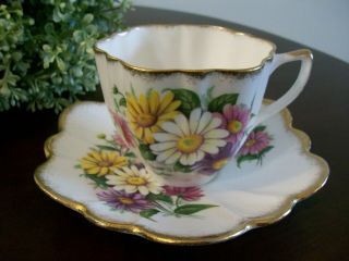 Lovely Floral Vintage Imperial 22kt Gold Tea Cup Saucer English Bone China