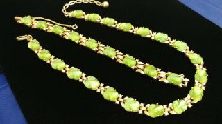 VINTAGE CROWN TRIFARI SIGNED Green Glass Pear Fruit Link Bracelet Necklace SET 11