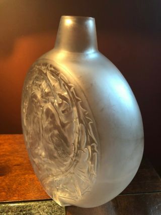 Rene Lalique Vase Deux Moineaux Bavardant - Model: 912 - Circa 1920 - Rare 2
