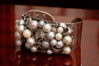 Vintage Sterling Silver Cuff Bracelet Gray Baroque Pearls