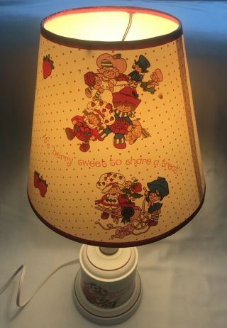 Vintage Strawberry Shortcake Desktop Lamp With Shade 3