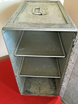 Rare 50 Year Old - TWA Boeing 727 Airliner Food - Warmer Box in Good Shape. 5