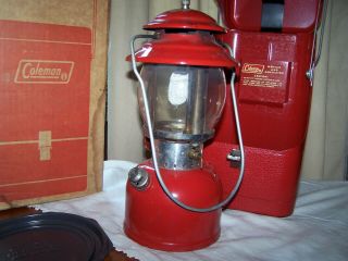 Vintage Red Coleman 1968 200A Lantern,  Metal Case / Accessories & box 3