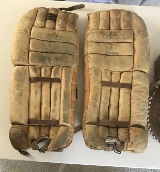 VINTAGE COOPER LEATHER Horsehide HOCKEY GOALIE Leg PADS & Gloves blocker 3