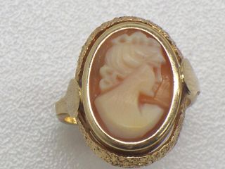 Vintage 14kt Fine Yellow Gold Hand Carved Shell Cameo Ring Size 6.  25