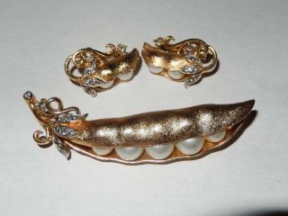 Vintage Crown Trifari Faux Pearl Rhinestone Pea Pod Pin & Earring Set
