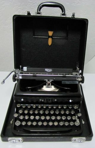 Vtg Royal Portable Typewriter " B " Model Speed King 1938 Near W/case