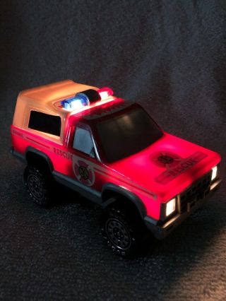 Vintage Buddy L Rescue Fire Truck Lights up and Sounds 1989 3