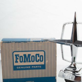 Vintage Fomoco C7vy - 16850 - A Lincoln Hood Ornament