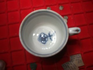 18th C CHINESE KANGXI IMARI ? PORCELAIN TEA CUP Blue White red gold 4