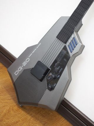 CASIO DG - 20 Vintage 80 ' s Digital Guitar MIDI Controller Synthesizer w/Box 35 12