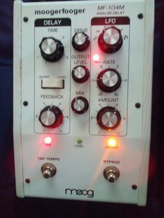 Moog Mf104m Analog Delay Effects Pedal - Rare,  White W/expression Pedal Cond