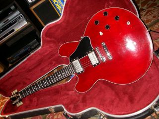 RARE Model 1989 - 90 Gibson ES - 335 Studio Wine Red With No F - Holes & Case 2