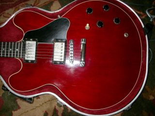 RARE Model 1989 - 90 Gibson ES - 335 Studio Wine Red With No F - Holes & Case 6