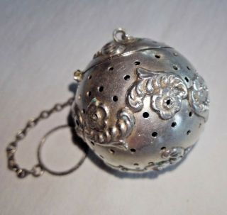 Whiting Sterling Silver 1 12 " Tea Ball Infuser Garland Repousse No.  140