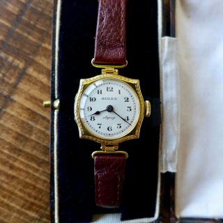 A Stunning & Ladies Vintage 1920s 18ct Gold Rolex " Asprey " Wristwatch
