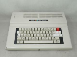 Vintage Tandy 128K Color Computer 3 Model 26 - 3334 Powers Up 2