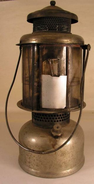 Vintage Coleman?The Famous Match Lighting Gasoline Lantern Camping Lamp 2