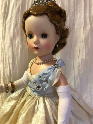 Madame Alexander Vintage Queen Doll 3