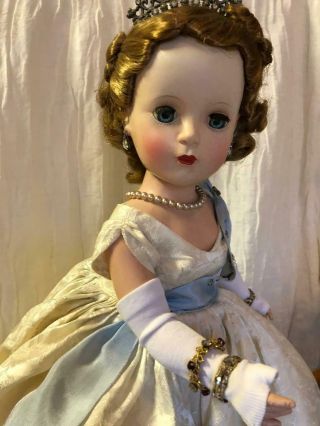 Madame Alexander Vintage Queen Doll 4