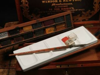 Antique Winsor & Newton artists watercolour Paint Box mahogany with Flush Brass 6
