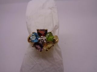 Vintage 9ct Gold Ring Heart Stones Set Around Small Diamond Size T.  1/2