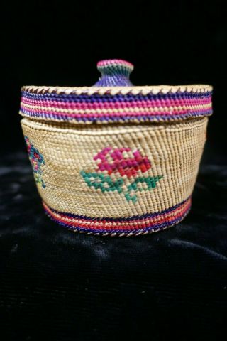 Rare Nootka First People Fine Woven Cabinet / treasure Basket With Lid 2