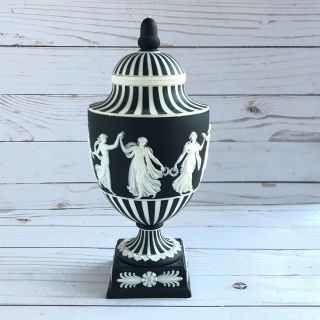 Wedgwood Jasperware Urn " Dancing Hours " Black And White Decor 1950s Vintage