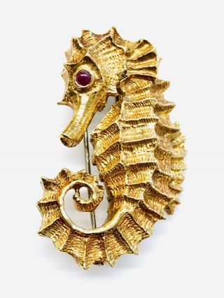 David Webb Vintage 18k Gold Plat Cabochon Ruby Eye Seahorse Brooch / Pin 1970 