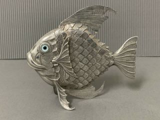 VERY RARE COLLECTIBLE STERLING SILVER 925 ARTICULATED FISH BLUE GLASS EYES. 11