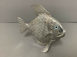 VERY RARE COLLECTIBLE STERLING SILVER 925 ARTICULATED FISH BLUE GLASS EYES. 5