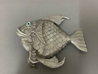 VERY RARE COLLECTIBLE STERLING SILVER 925 ARTICULATED FISH BLUE GLASS EYES. 9