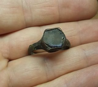Fine Old Antique bronze Medieval Ring with Black glass insert US - 11 2780 4