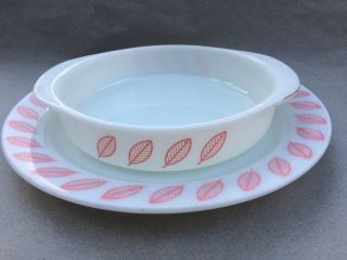 Vtg Pyrex Extremely Rare Pink Leaf Cake Pan 221 W/ 12 1/4 " Underplate Leaves
