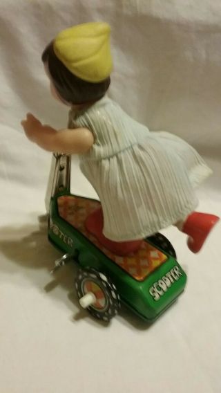 VINTAGE TIN WIND - UP TOY GIRL ON SCOOTER MS 174,  MADE IN CHINA,  1960 ' S 3